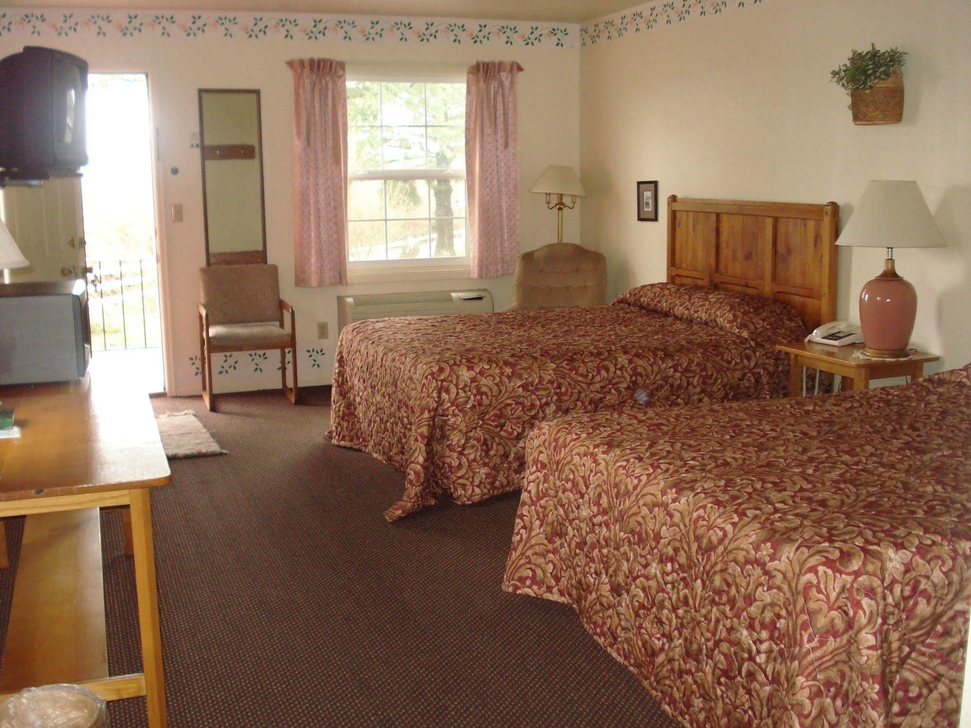 Windmill Inn Lynden Bagian luar foto